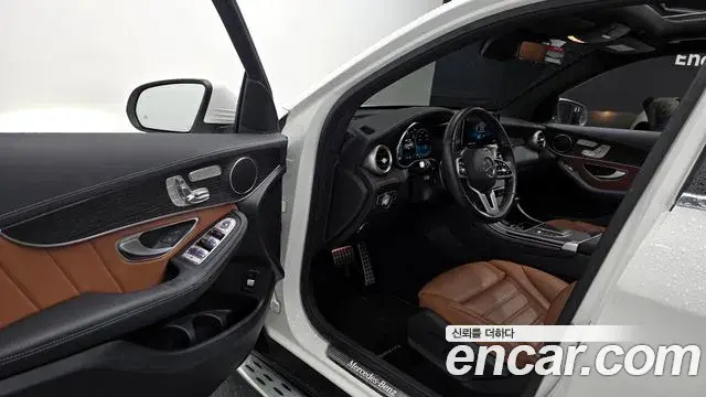 Mercedes-Benz GLC-Class 2022 — Photo 12/20