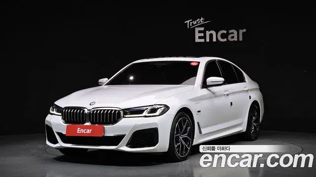 BMW 5 Series 2022 — ფოტო 6/20