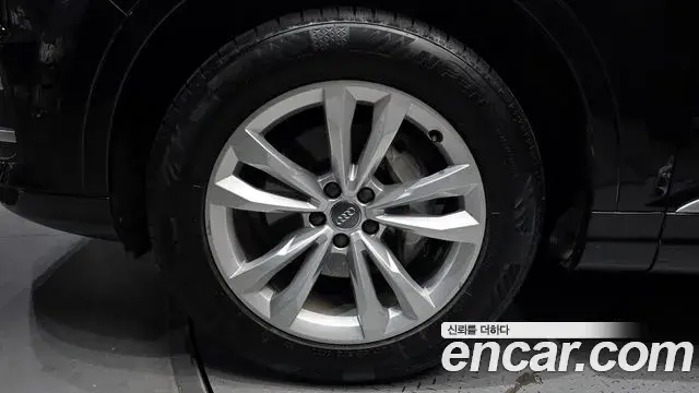 Audi Q7 2019 — Şəkil 19/20