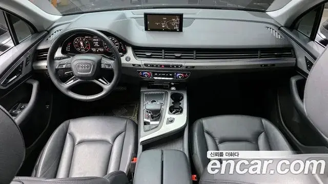 Audi Q7 2019 — Şəkil 17/20