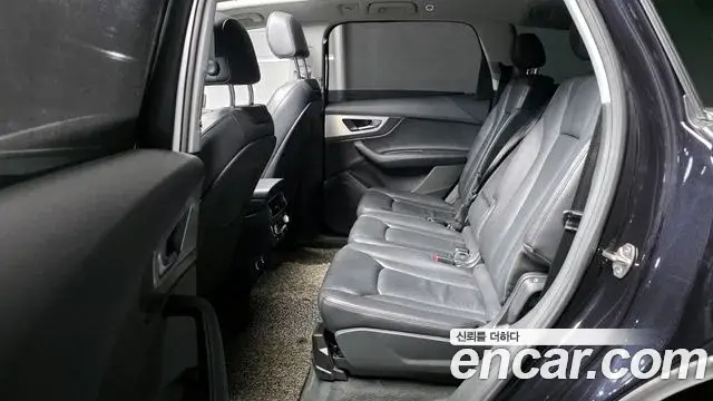 Audi Q7 2019 — Şəkil 16/20