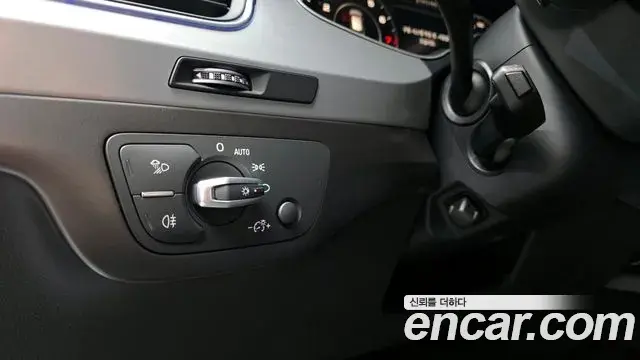 Audi Q7 2019 — Şəkil 12/20