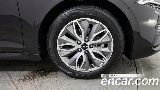 Kia K5 2023 — ფოტო 1/20