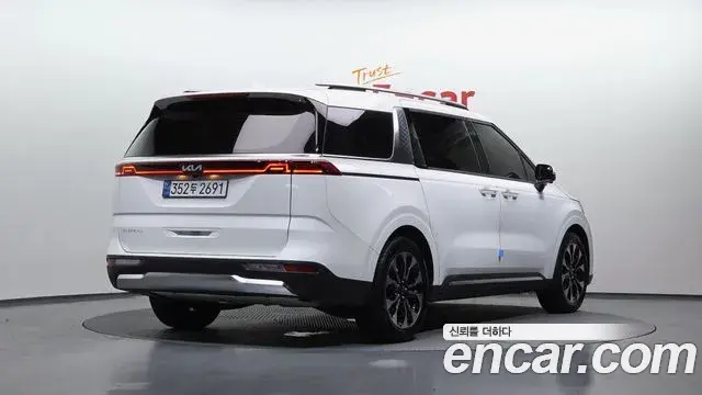 Kia Carnival 2021 — Фото 2/20