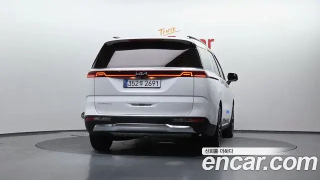 Kia Carnival 2021 — Фото 4/20