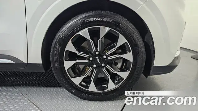 Kia Carnival 2021 — Фото 5/20