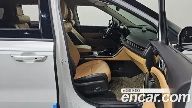 Kia Carnival 2021 — Фото 11/20