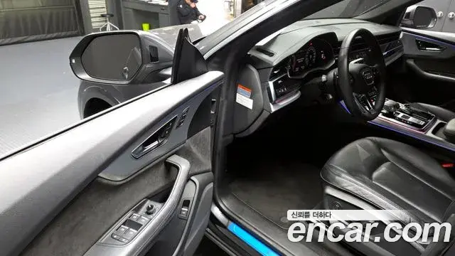 Audi Q8 2021 — Photo 12/20