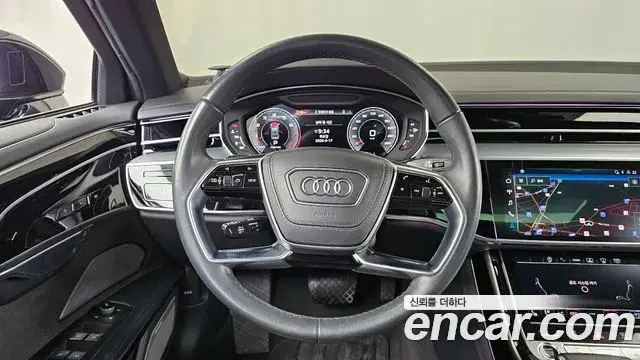 Audi A8 2021 — ფოტო 17/20