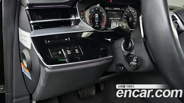 Audi A8 2021 — ფოტო 9/20
