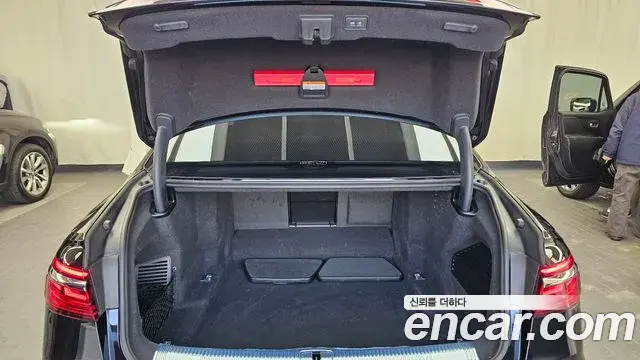 Audi A8 2021 — ფოტო 3/20