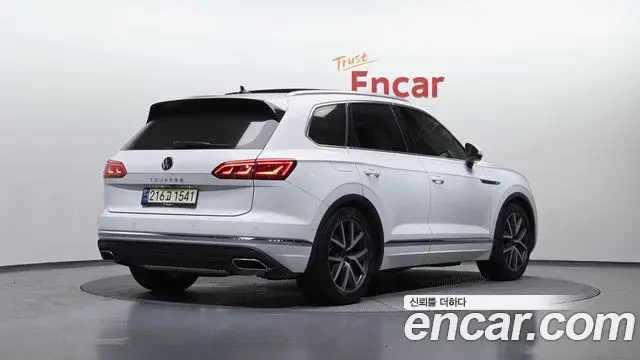 Volkswagen Touareg 2023 — Şəkil 11/20