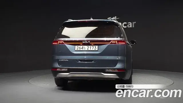 Kia Carnival 2021 — Фото 4/20