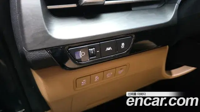 Kia Carnival 2021 — Фото 16/20