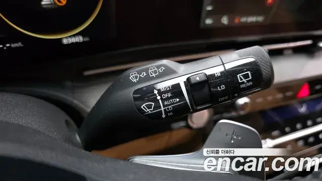 Kia Carnival 2021 — Фото 18/20