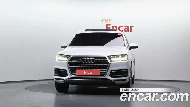 Audi Q7 2019 — Photo 19/20