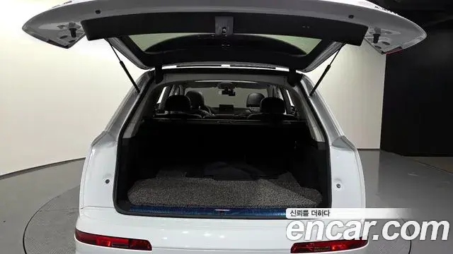 Audi Q7 2019 — Photo 12/20