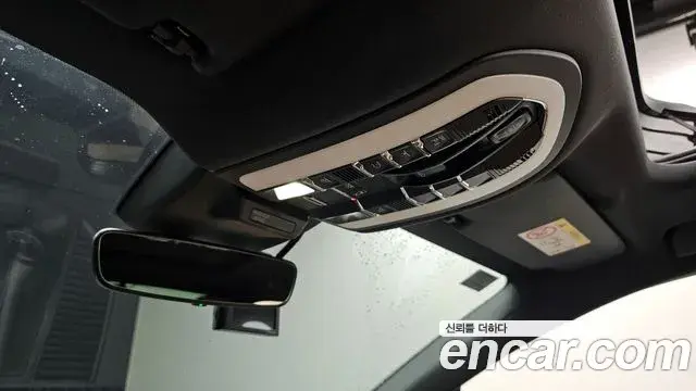 Porsche Macan 2022 — Şəkil 19/20
