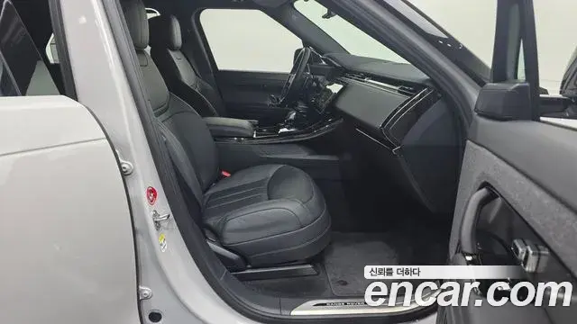 Land Rover Range Rover Sport 2025 — Photo 10/20