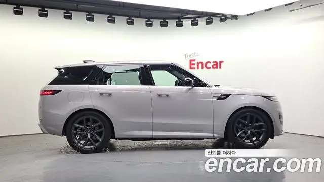 Land Rover Range Rover Sport 2025 — Photo 14/20