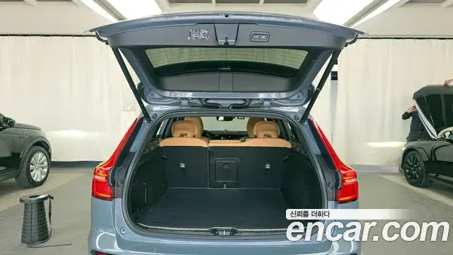Volvo V60 Cross Country 2022 — Şəkil 5/20
