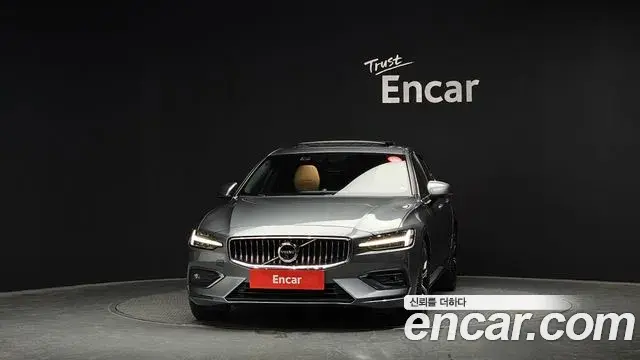 Volvo S60 2019 — ფოტო 7/20
