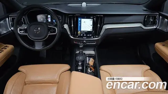 Volvo S60 2019 — ფოტო 19/20