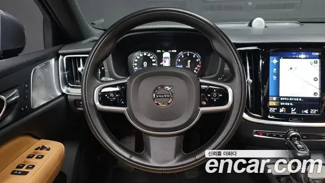 Volvo S60 2019 — ფოტო 9/20