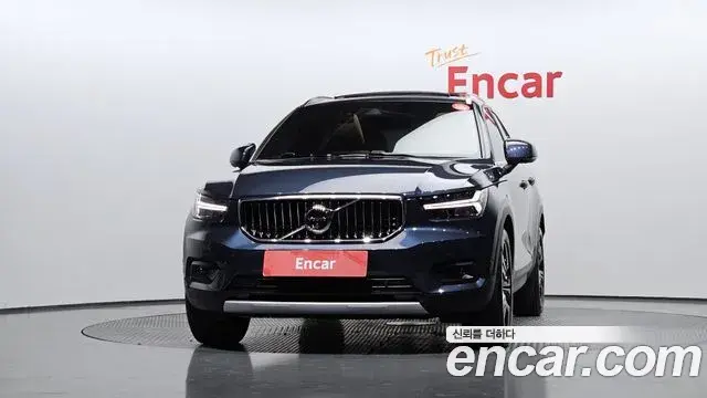 Volvo XC40 2021 — ფოტო 15/20