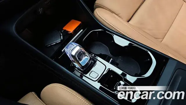 Volvo XC40 2021 — ფოტო 7/20