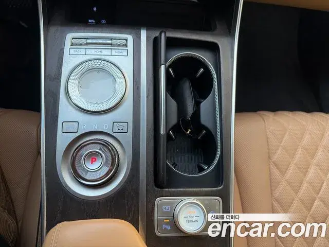 Genesis GV80 2021 — ფოტო 14/20
