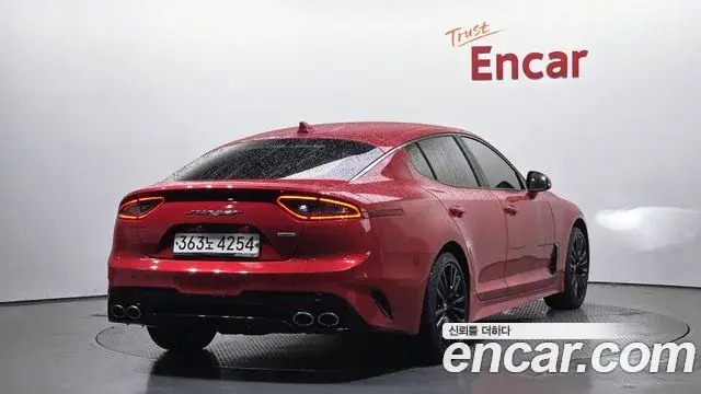 Kia Stinger 2018 — ფოტო 3/20