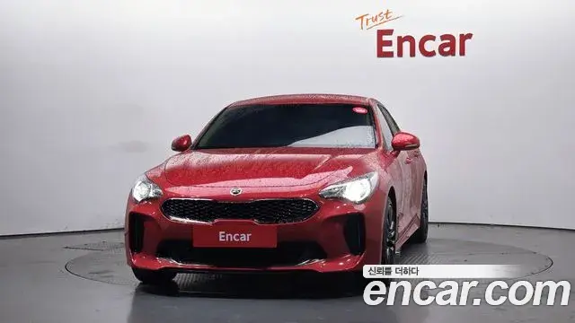 Kia Stinger 2018 — ფოტო 14/20