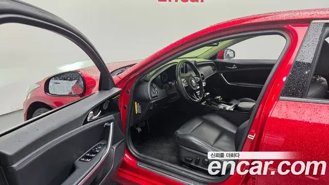 Kia Stinger 2018 — ფოტო 20/20