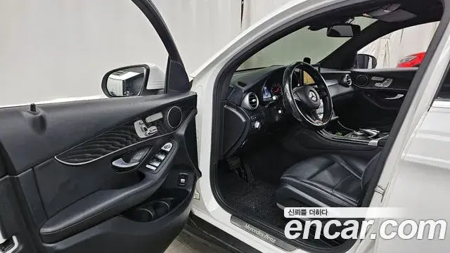 Mercedes-Benz GLC-Class 2019 — ფოტო 18/20