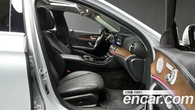 Mercedes-Benz E-Class 2020 — ფოტო 3/20