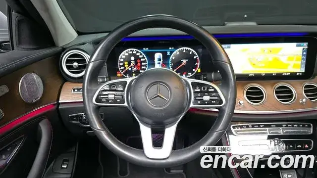 Mercedes-Benz E-Class 2020 — ფოტო 13/20