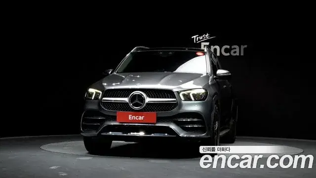 Mercedes-Benz GLE-Class 2021 — ფოტო 18/20