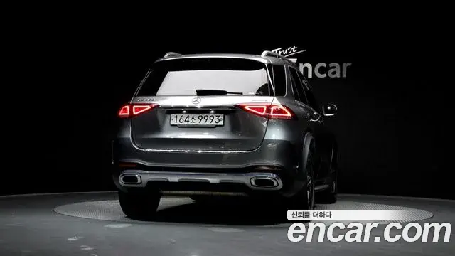 Mercedes-Benz GLE-Class 2021 — ფოტო 2/20