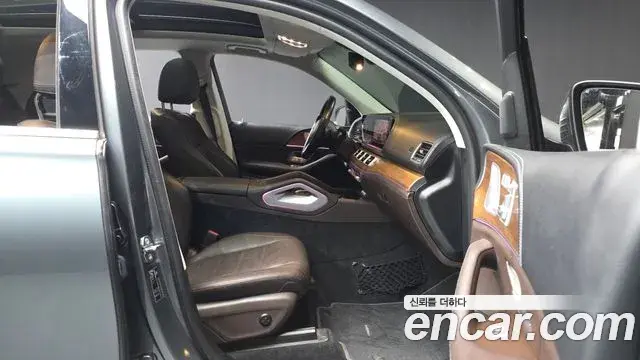 Mercedes-Benz GLE-Class 2021 — ფოტო 11/20