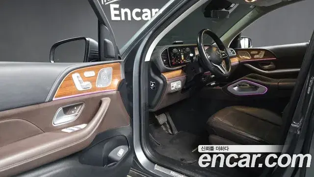 Mercedes-Benz GLE-Class 2021 — ფოტო 15/20