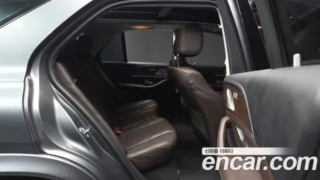 Mercedes-Benz GLE-Class 2021 — ფოტო 20/20