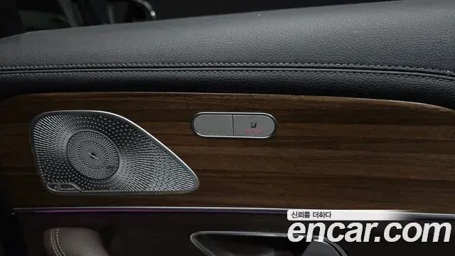 Mercedes-Benz GLE-Class 2021 — ფოტო 16/20