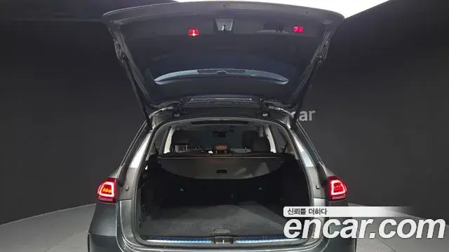 Mercedes-Benz GLE-Class 2021 — ფოტო 19/20