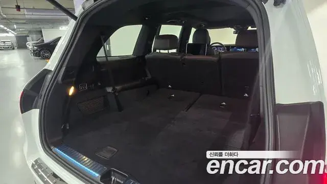 Mercedes-Benz GLS-Class 2024 — Photo 10/20