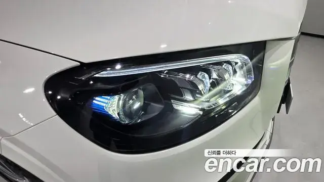 Mercedes-Benz GLS-Class 2024 — Photo 11/20
