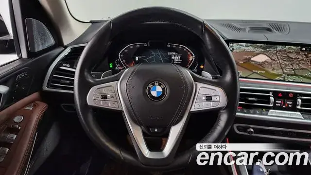 BMW X7 2022 — ფოტო 14/20