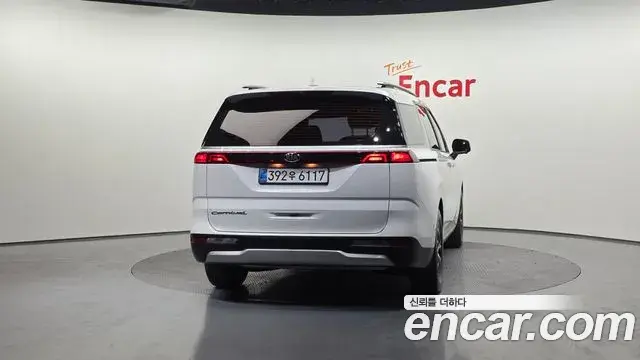 Kia Carnival 2021 — Фото 4/20
