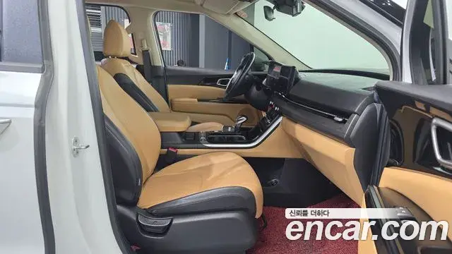 Kia Carnival 2021 — Фото 11/20