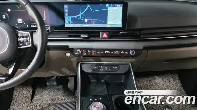 Kia Carnival 2024 — Şəkil 17/20